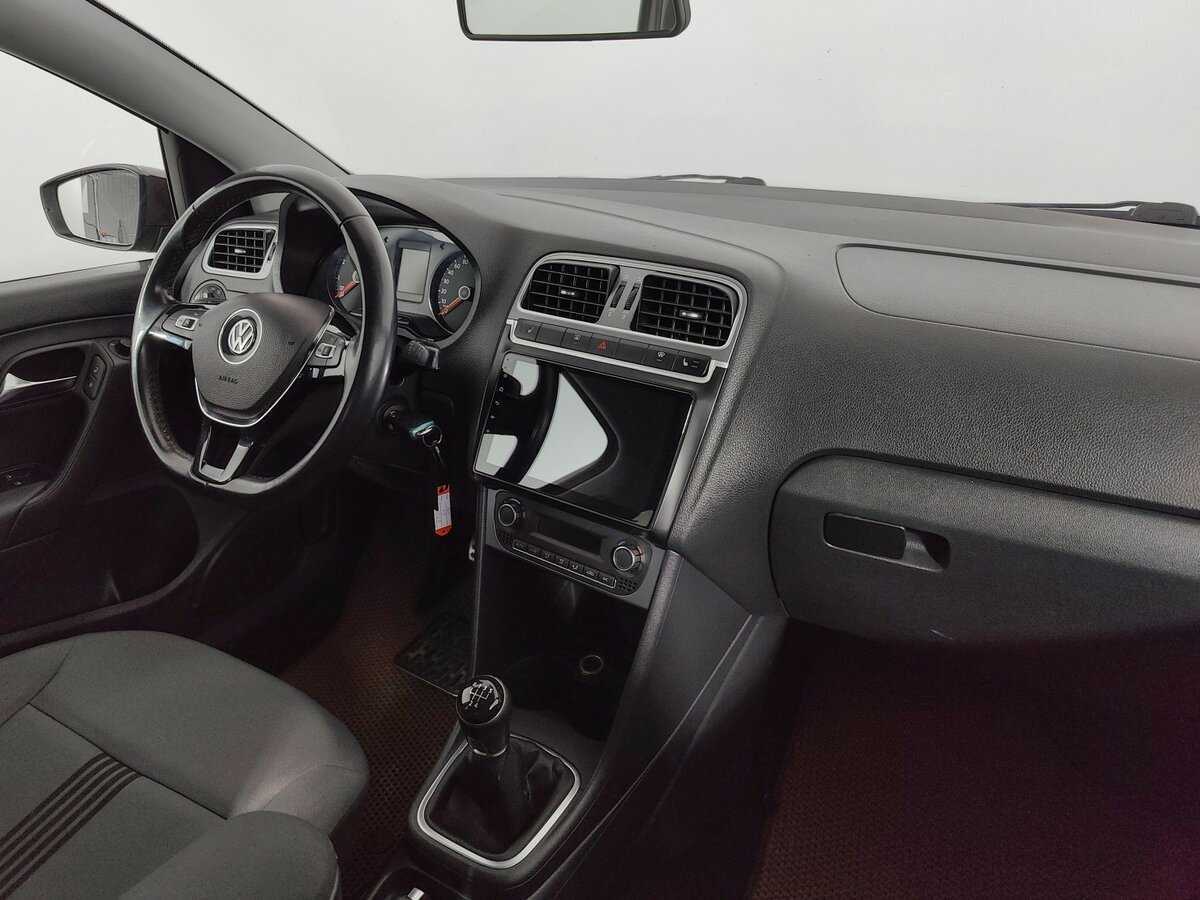 Volkswagen Polo с пробегом — 2016 год. Фото: #10