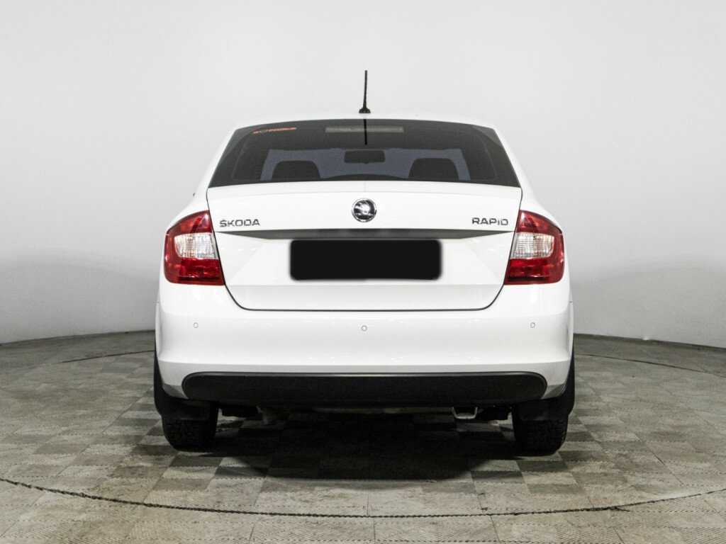 Skoda Rapid с пробегом — 2016 год. Фото: #5