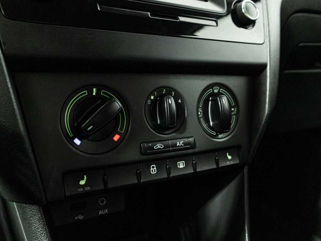 Skoda Rapid с пробегом — 2016 год. Фото: #14