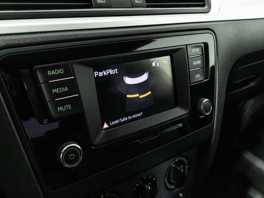 Skoda Rapid с пробегом — 2016 год. Фото: #15