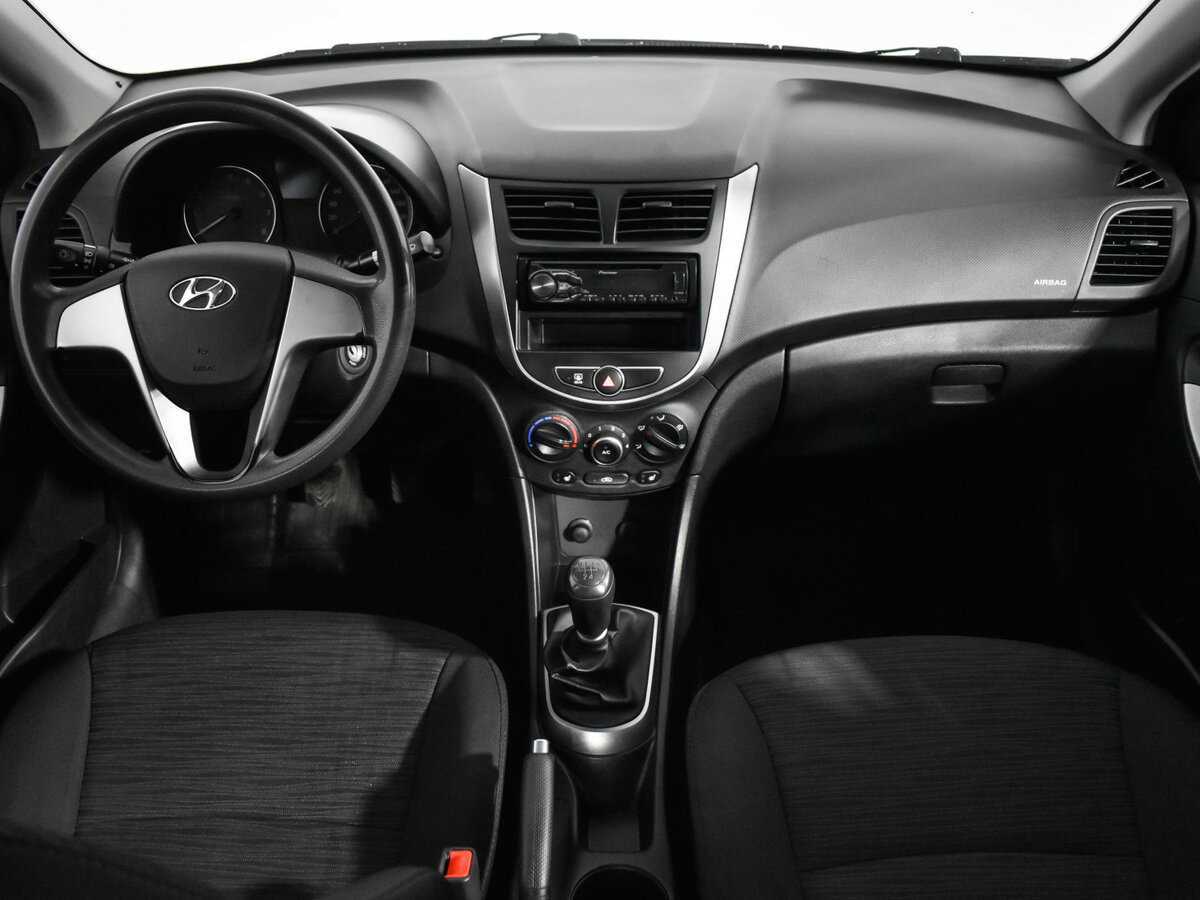 Hyundai Solaris с пробегом — 2016 год. Фото: #11