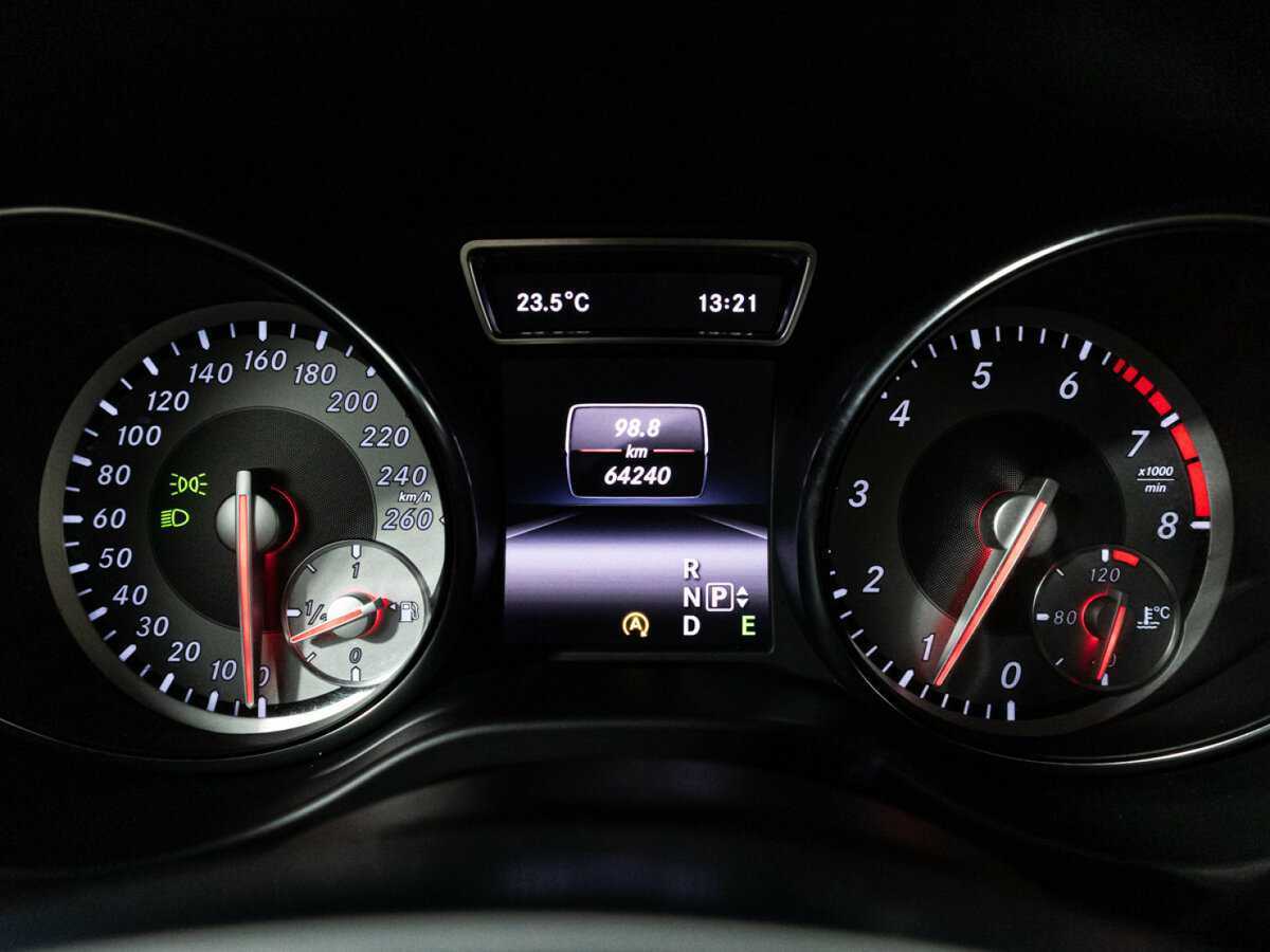 Mercedes-Benz CLA с пробегом — 2015 год. Фото: #11