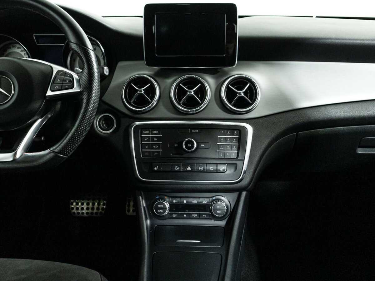 Mercedes-Benz CLA с пробегом — 2015 год. Фото: #13