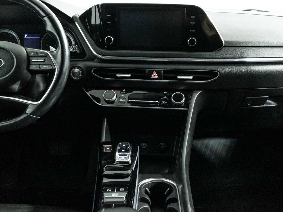 Hyundai Sonata с пробегом — 2020 год. Фото: #13