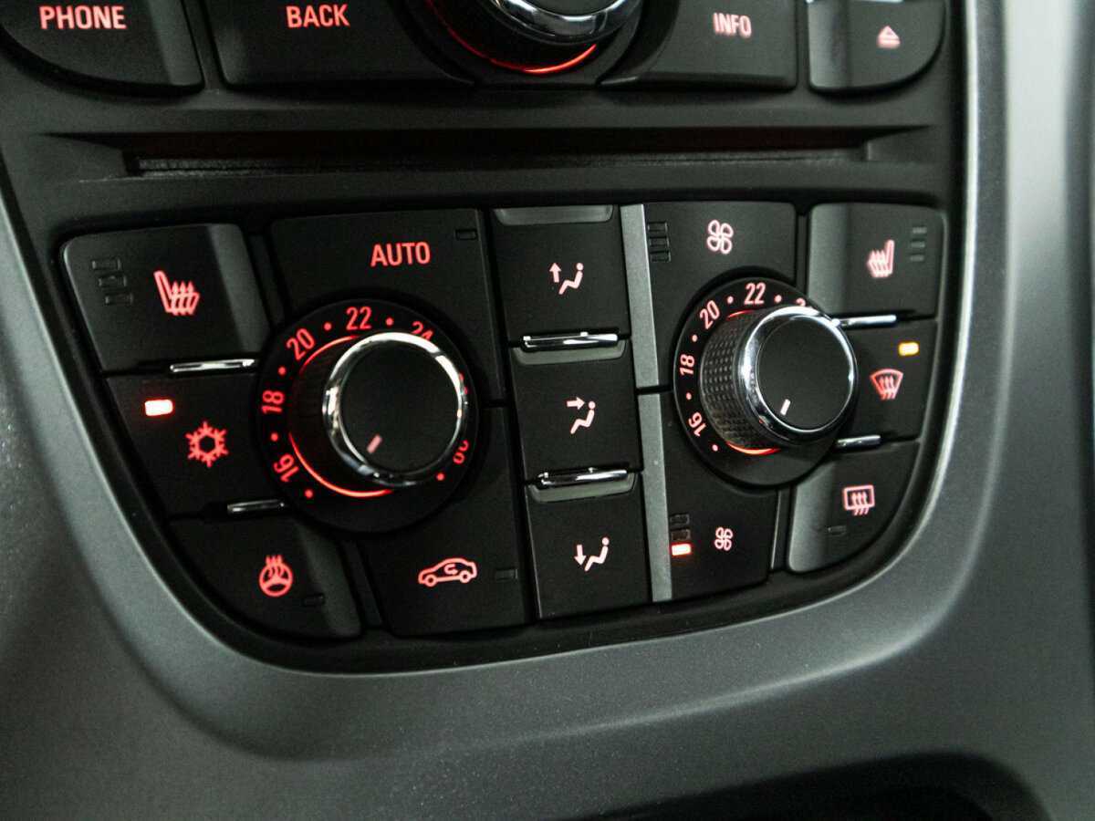 Opel Astra с пробегом — 2014 год. Фото: #14