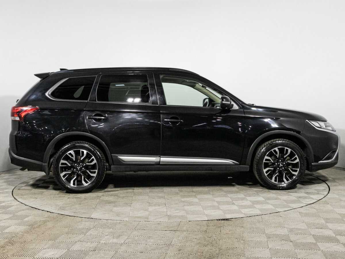 Mitsubishi Outlander с пробегом — 2021 год. Фото: #3