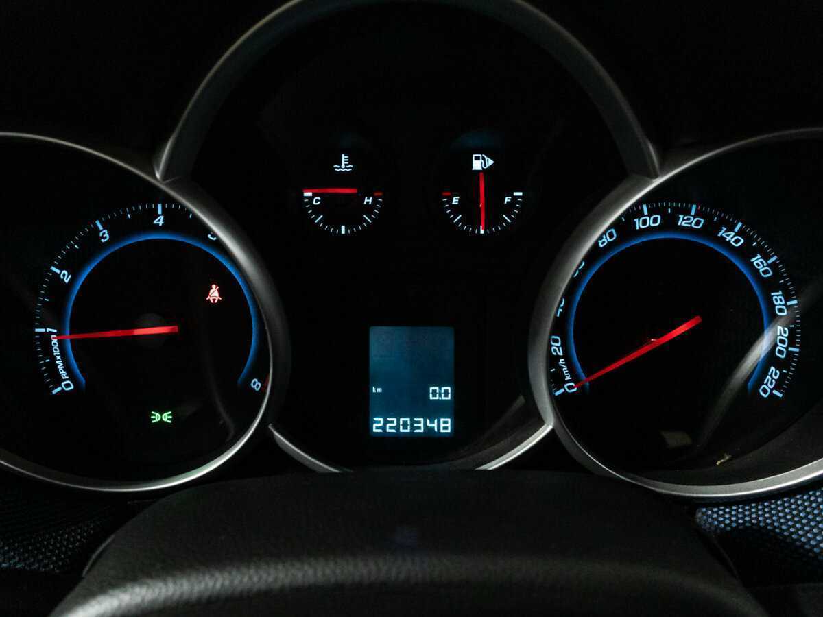 Chevrolet Cruze с пробегом — 2014 год. Фото: #11