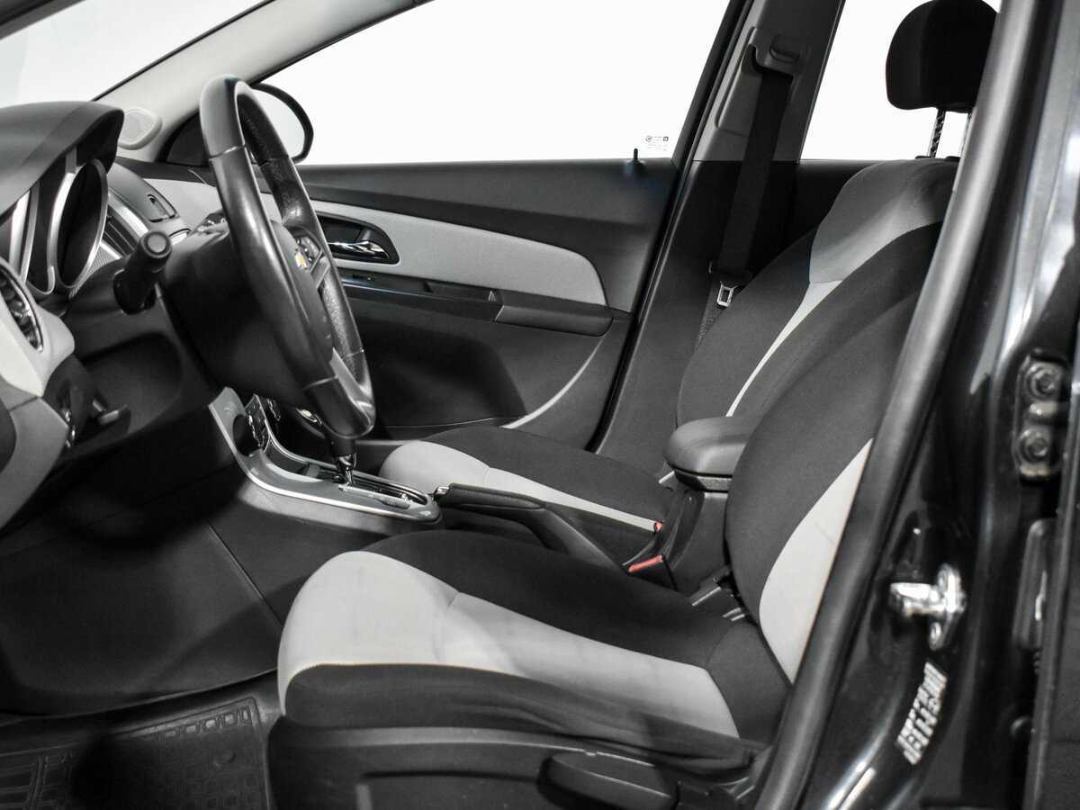 Chevrolet Cruze с пробегом — 2013 год. Фото: #9