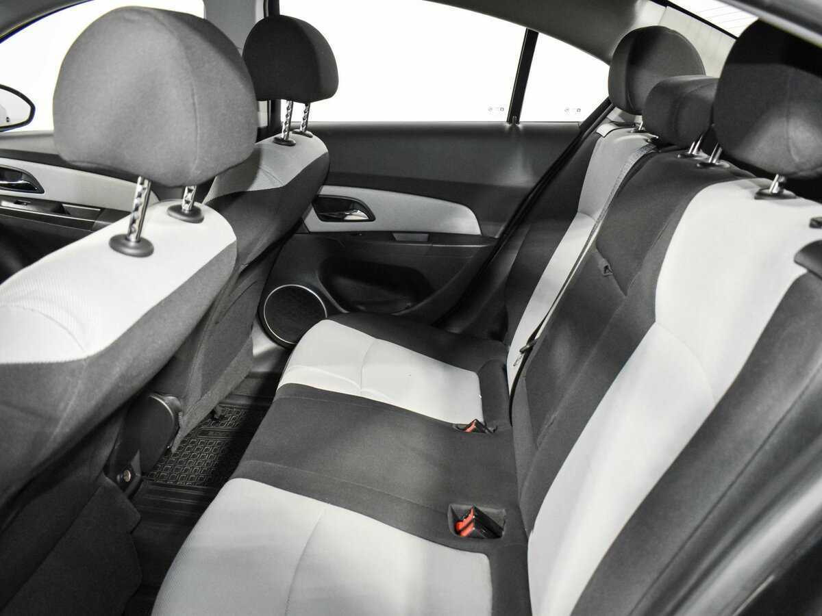 Chevrolet Cruze с пробегом — 2013 год. Фото: #11