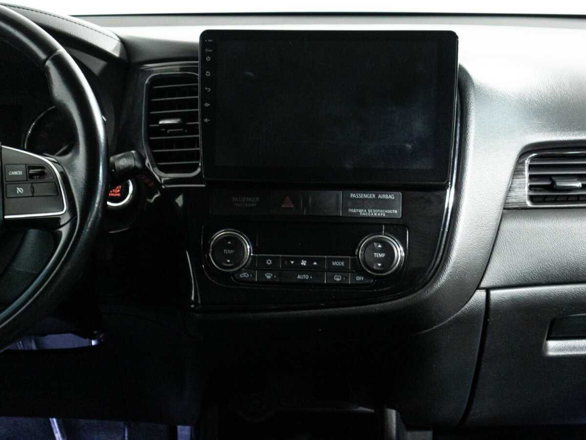 Mitsubishi Outlander с пробегом — 2016 год. Фото: #13
