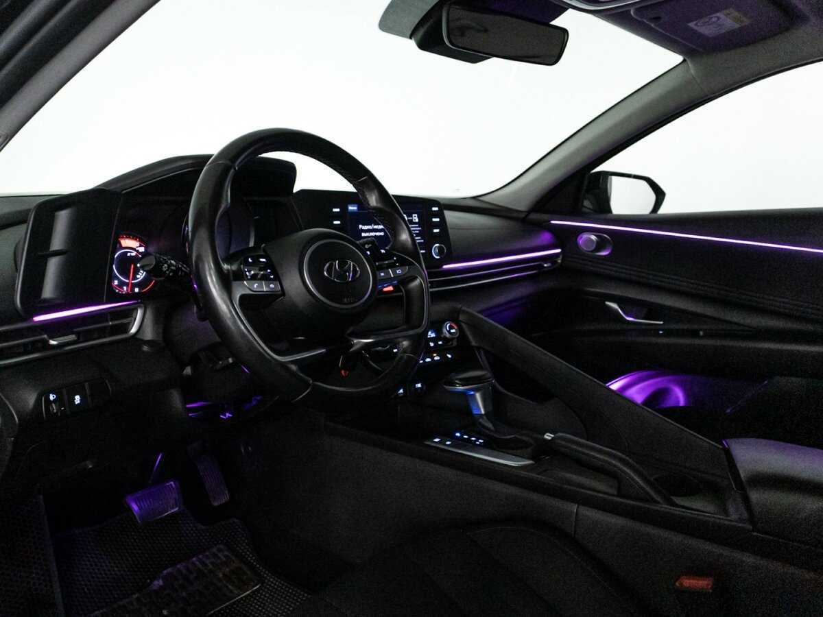 Hyundai Elantra с пробегом — 2021 год. Фото: #18