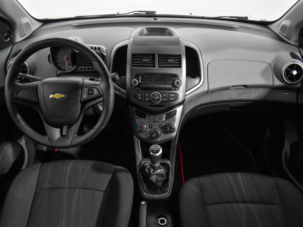 Chevrolet Aveo с пробегом — 2014 год. Фото: #13