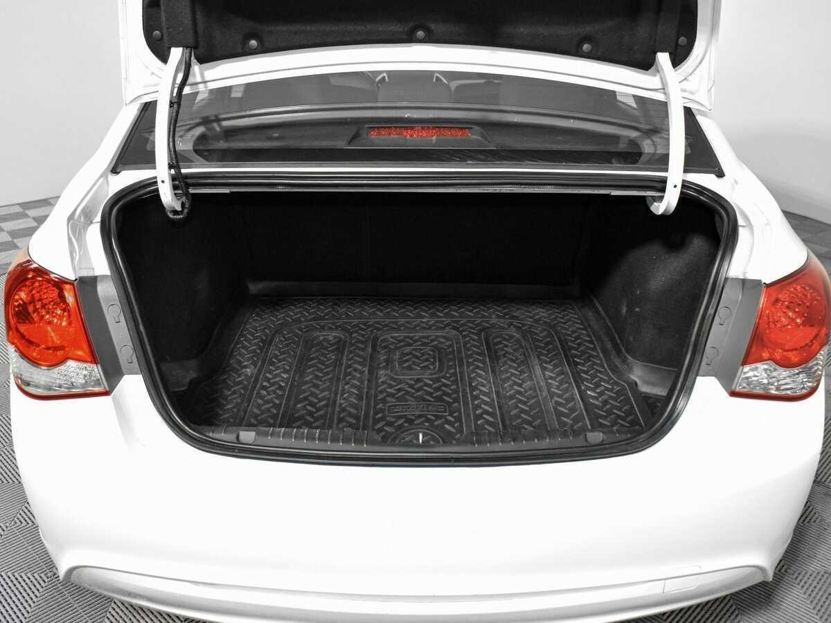 Chevrolet Cruze с пробегом — 2014 год. Фото: #18