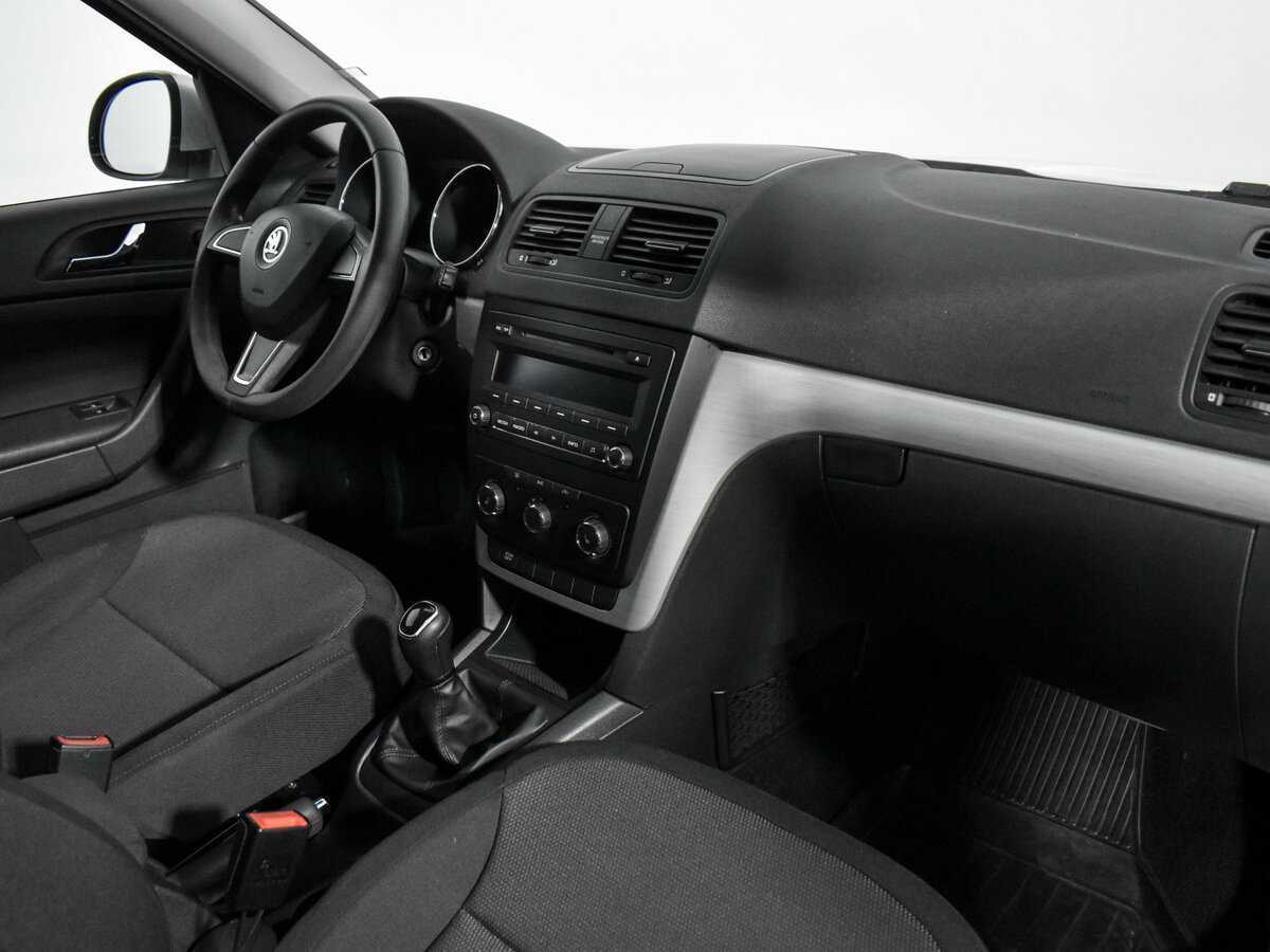 Skoda Yeti с пробегом — 2015 год. Фото: #12