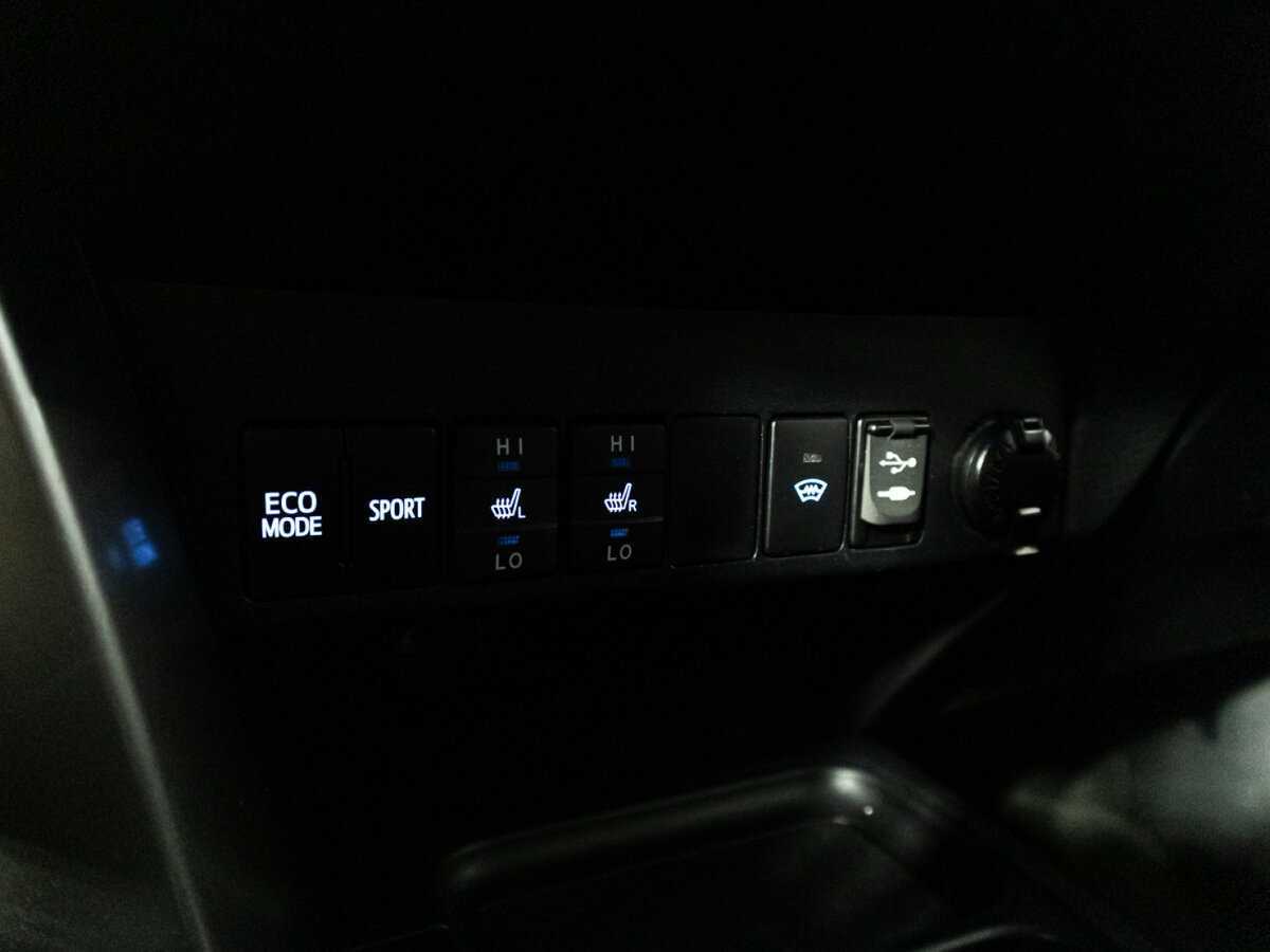 Toyota RAV4 с пробегом — 2015 год. Фото: #17