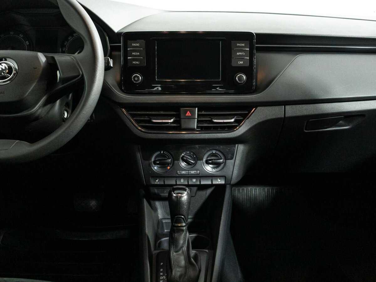 Skoda Rapid с пробегом — 2021 год. Фото: #13