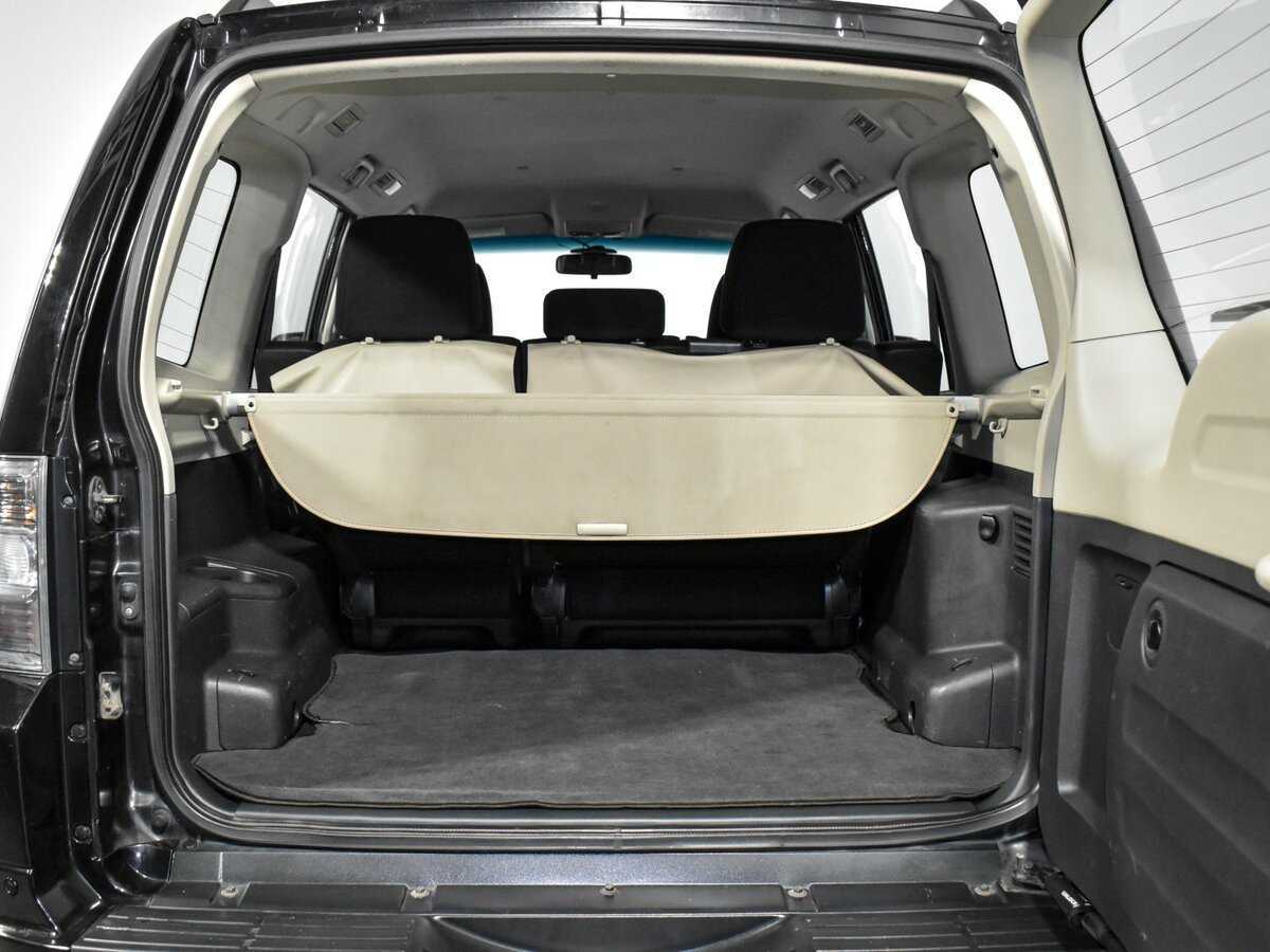 Mitsubishi Pajero с пробегом — 2013 год. Фото: #16