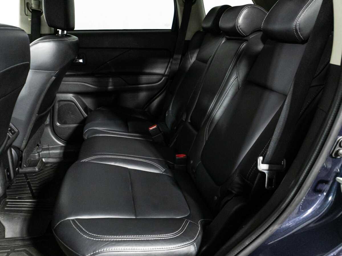 Mitsubishi Outlander с пробегом — 2020 год. Фото: #9