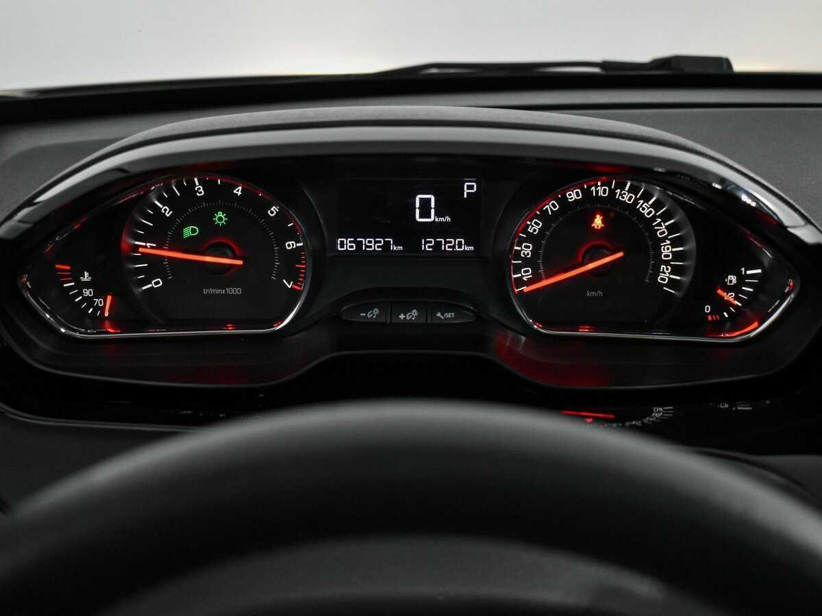 Peugeot 208 с пробегом — 2014 год. Фото: #15