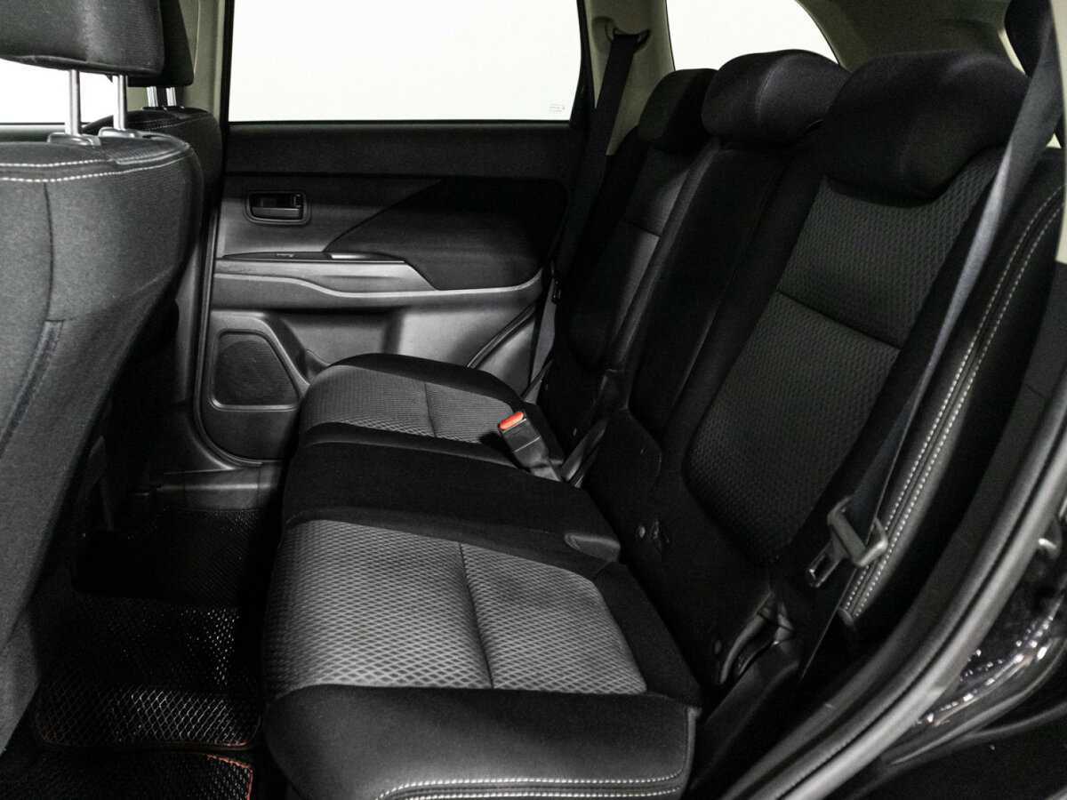 Mitsubishi Outlander с пробегом — 2018 год. Фото: #9
