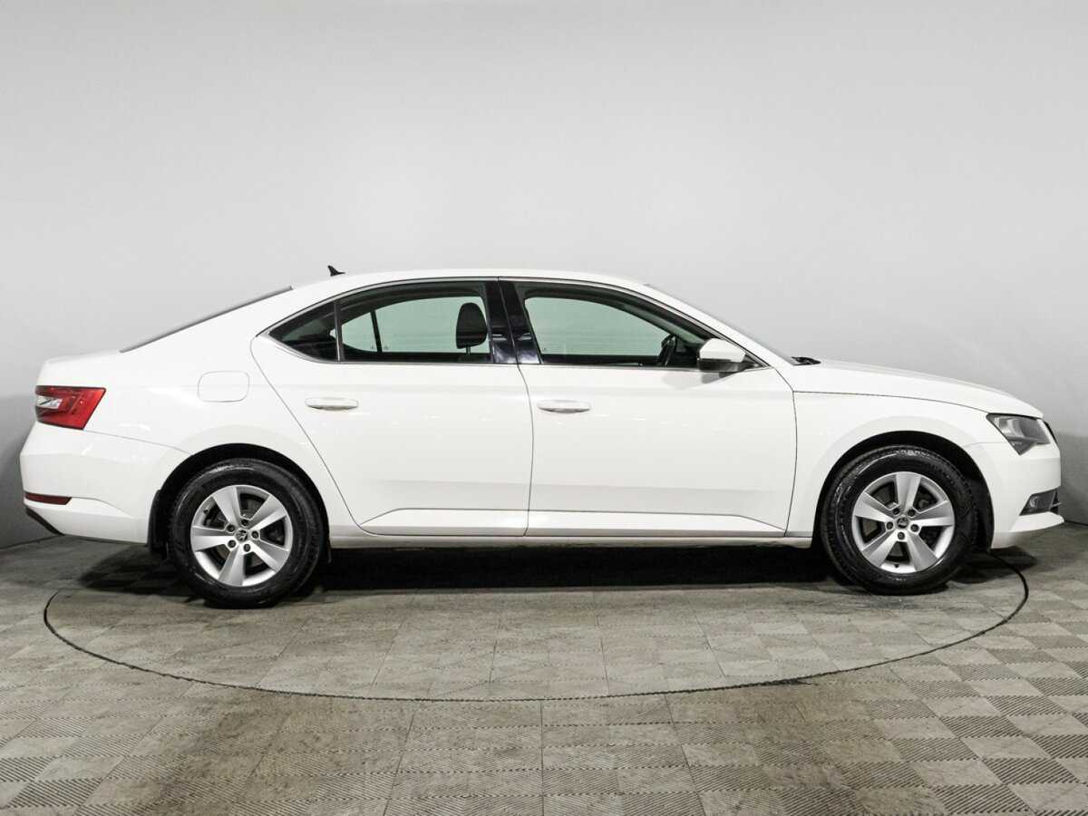 Skoda Superb с пробегом — 2016 год. Фото: #3