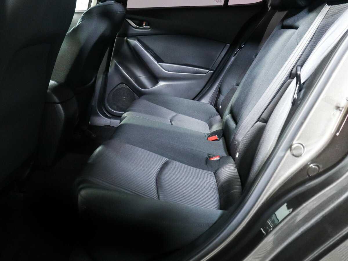 Mazda 3 с пробегом — 2014 год. Фото: #9