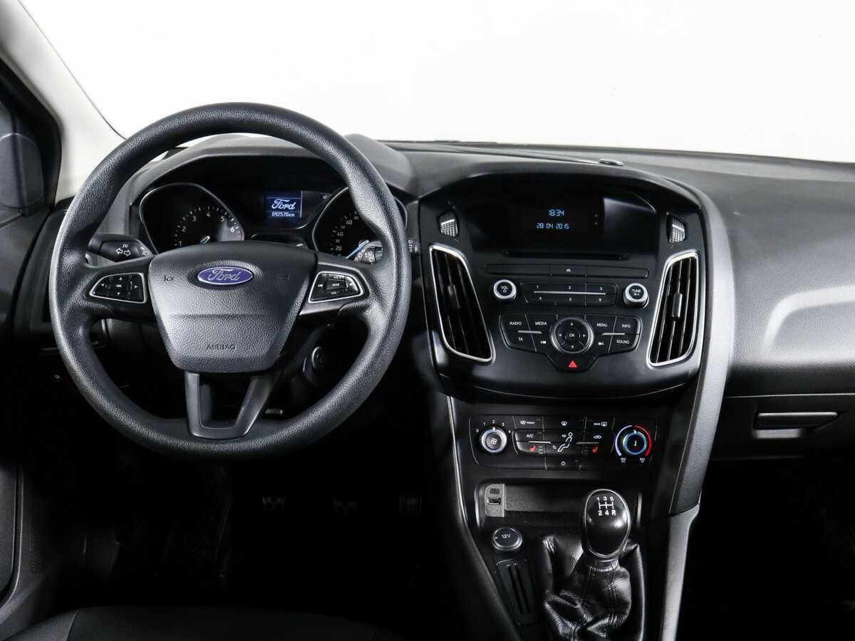 Ford Focus с пробегом — 2015 год. Фото: #11