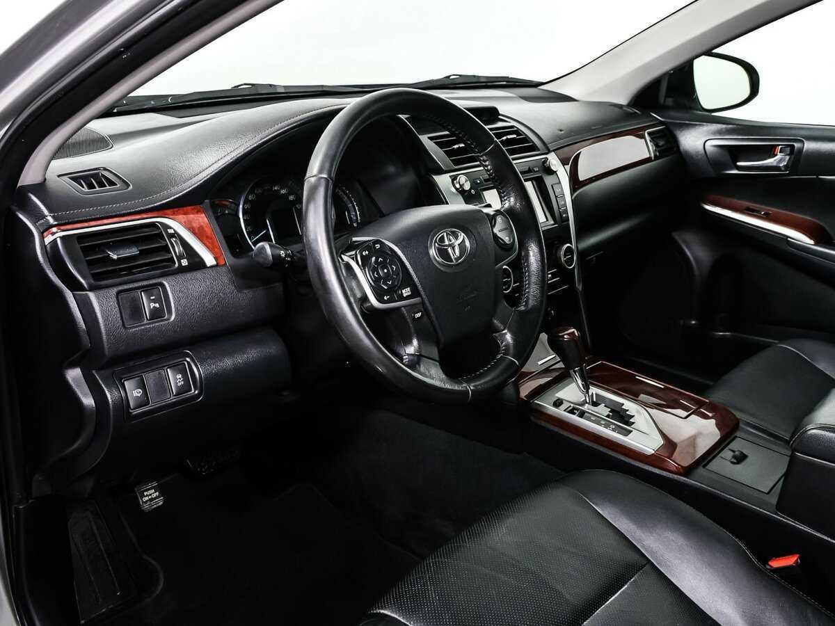 Toyota Camry с пробегом — 2014 год. Фото: #11