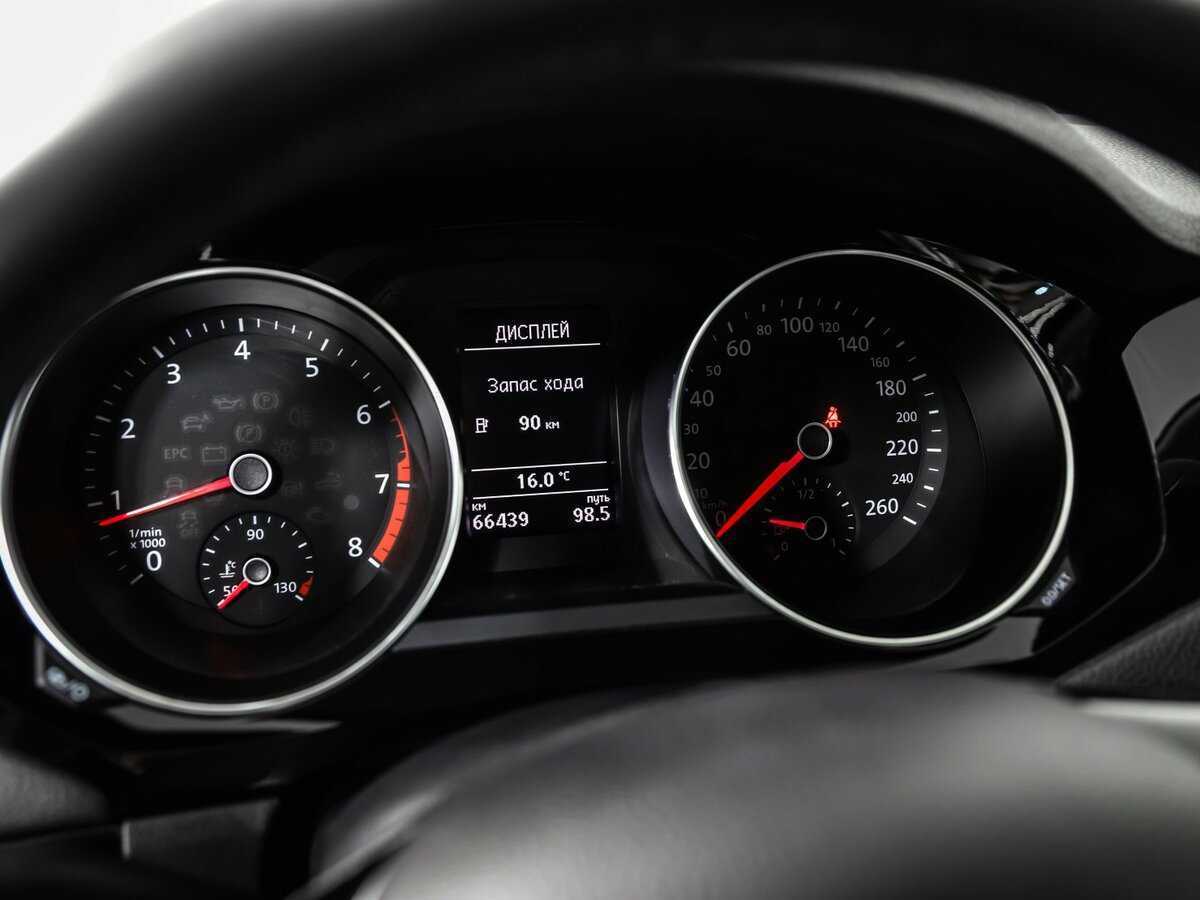 Volkswagen Jetta с пробегом — 2017 год. Фото: #9