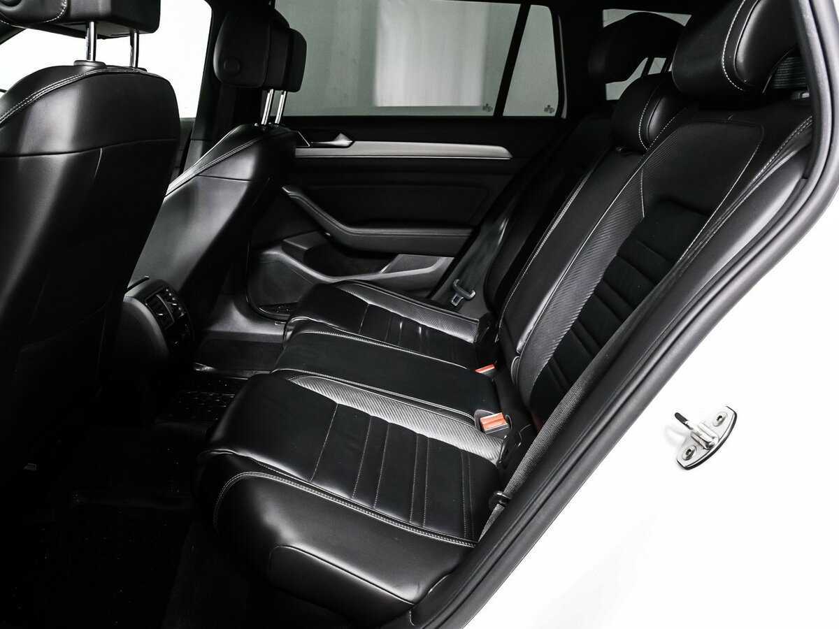Volkswagen Passat с пробегом — 2019 год. Фото: #12