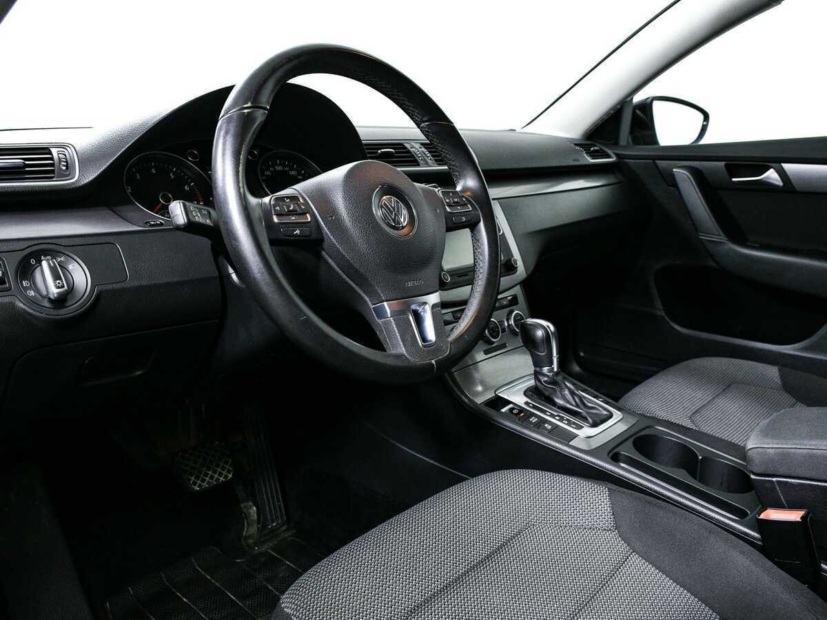 Volkswagen Passat с пробегом — 2013 год. Фото: #12