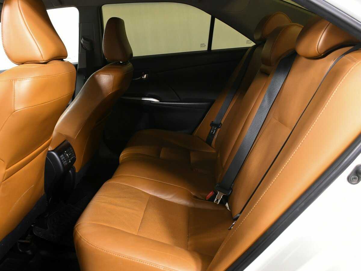 Toyota Camry с пробегом — 2017 год. Фото: #10