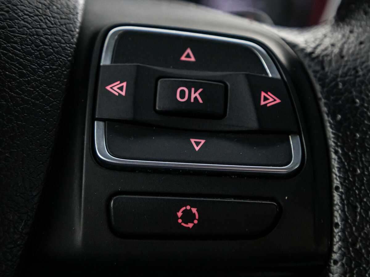 SEAT Leon с пробегом — 2012 год. Фото: #11