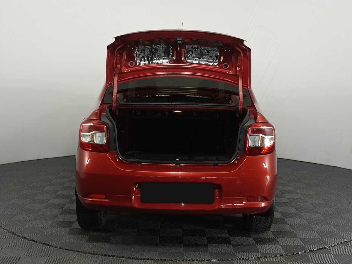 Renault Logan с пробегом — 2015 год. Фото: #8