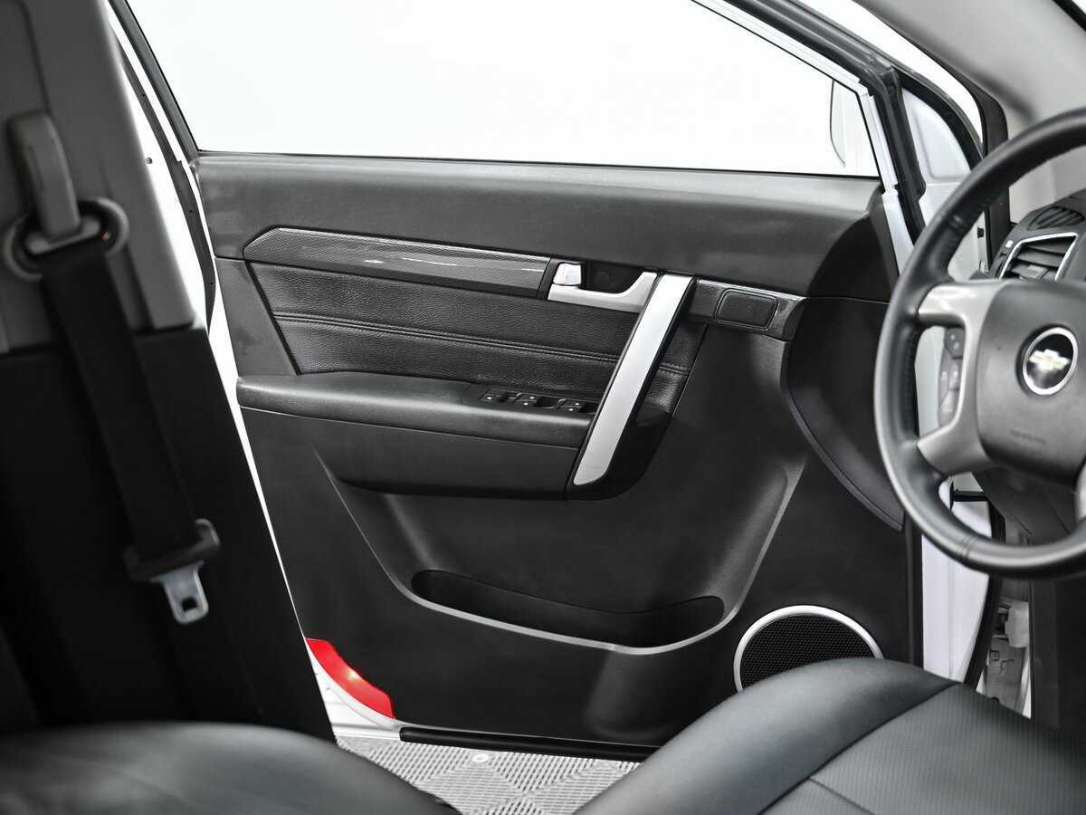 Chevrolet Captiva с пробегом — 2015 год. Фото: #4