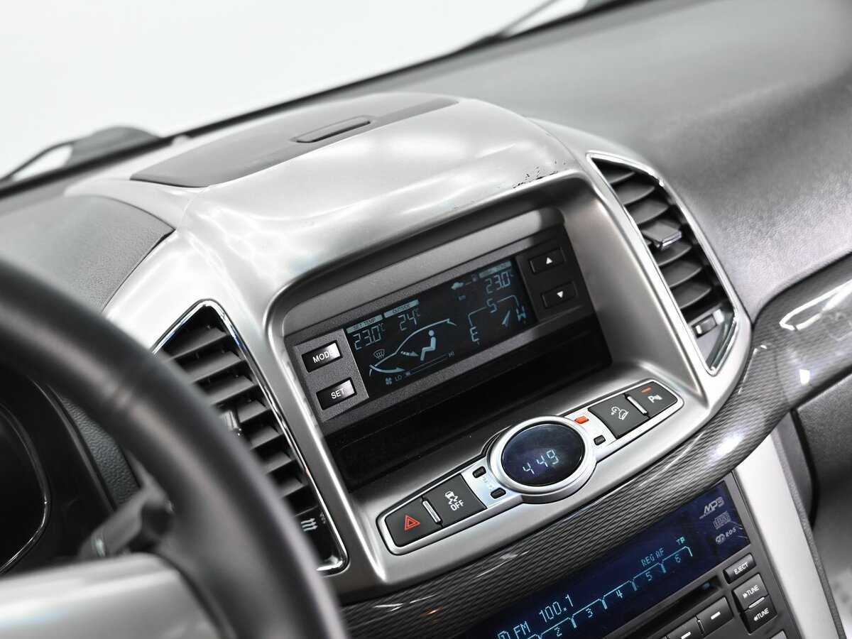 Chevrolet Captiva с пробегом — 2015 год. Фото: #10