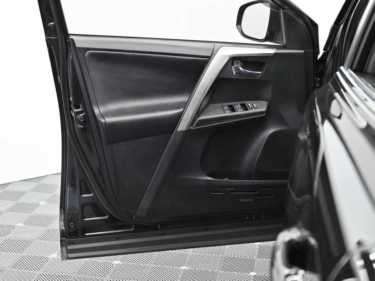 Toyota RAV4 с пробегом — 2013 год. Фото: #6