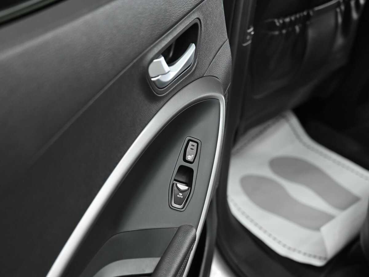 Hyundai Santa Fe с пробегом — 2012 год. Фото: #13