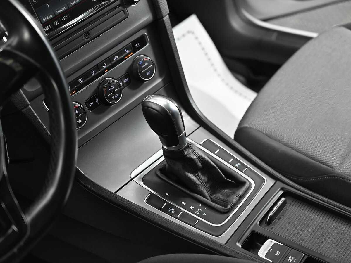 Volkswagen Golf с пробегом — 2013 год. Фото: #11