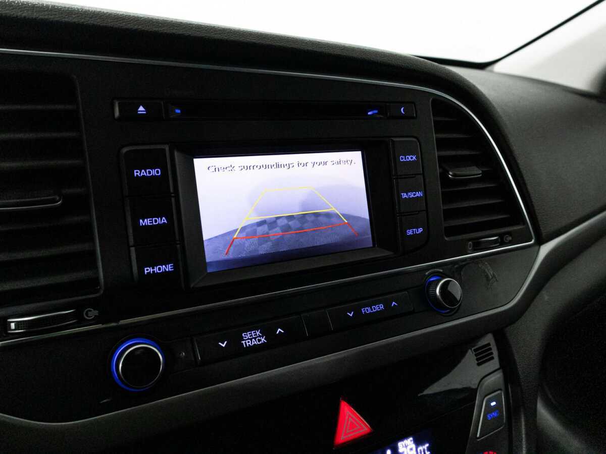 Hyundai Elantra с пробегом — 2017 год. Фото: #15