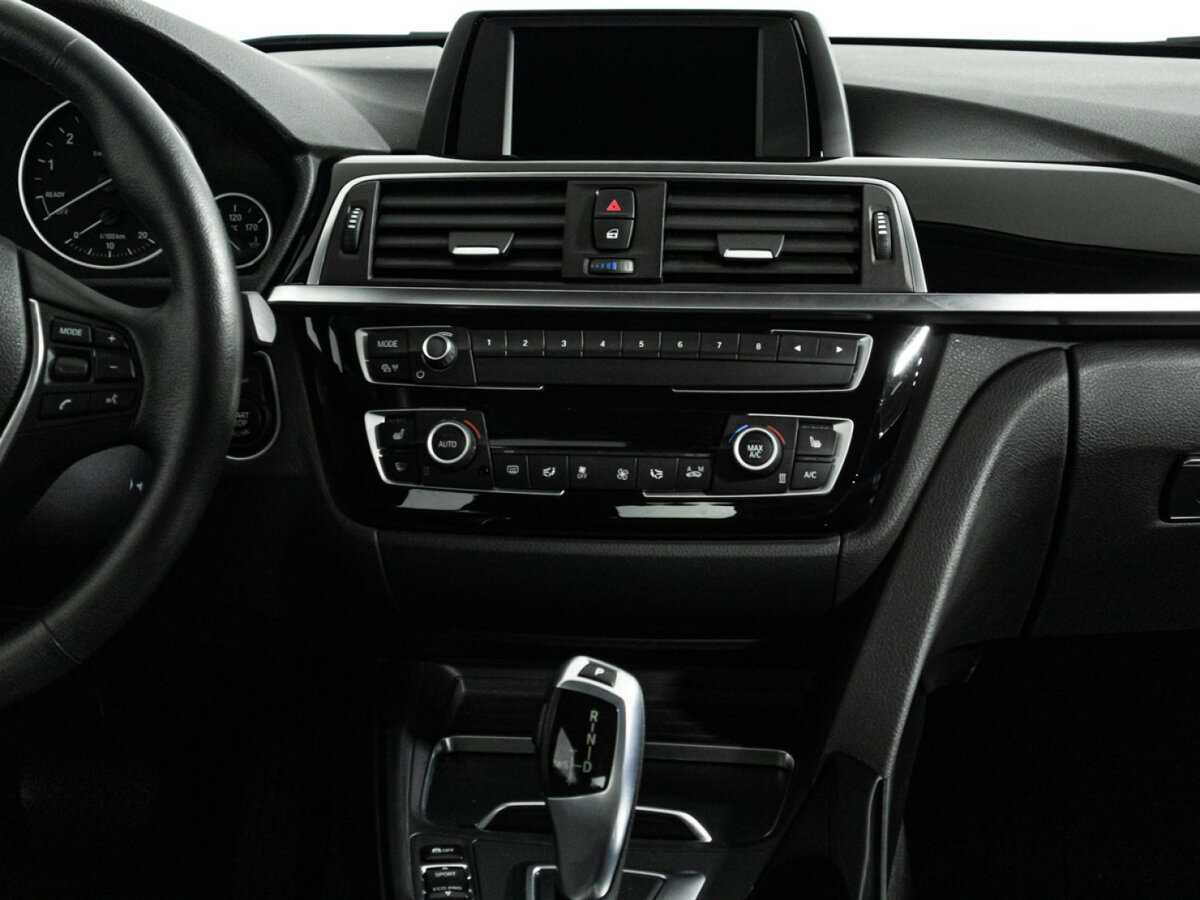 BMW 3 серии с пробегом — 2018 год. Фото: #13