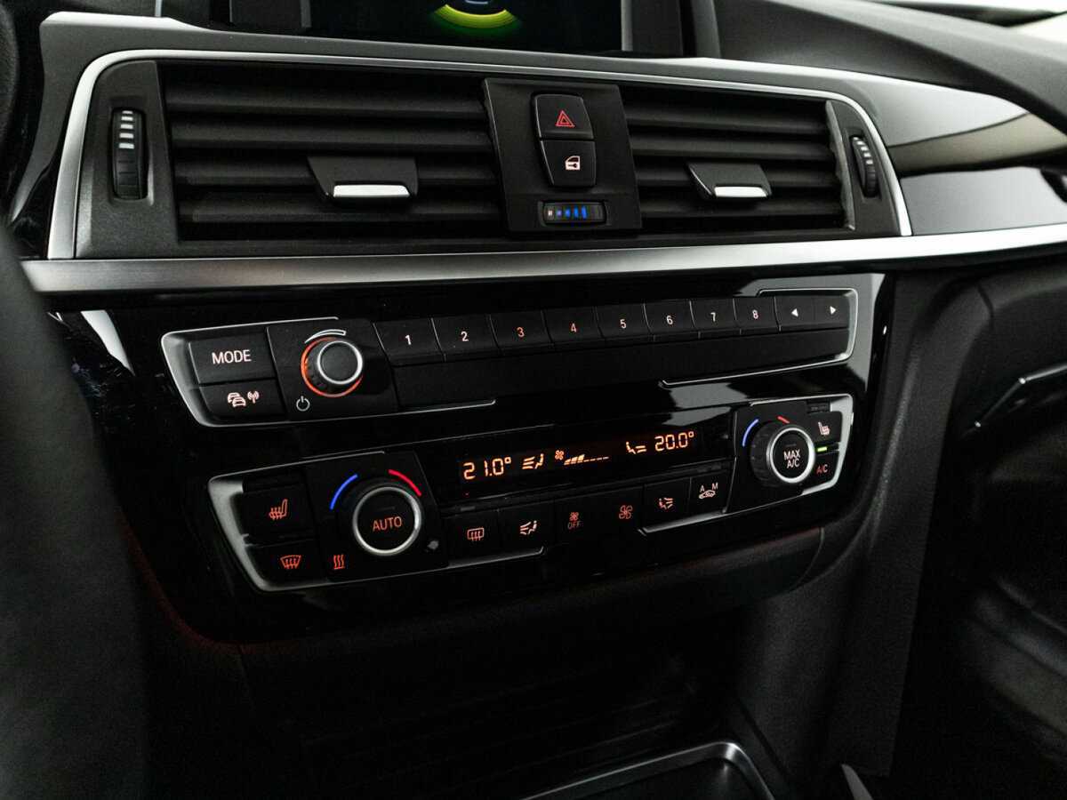 BMW 3 серии с пробегом — 2018 год. Фото: #16