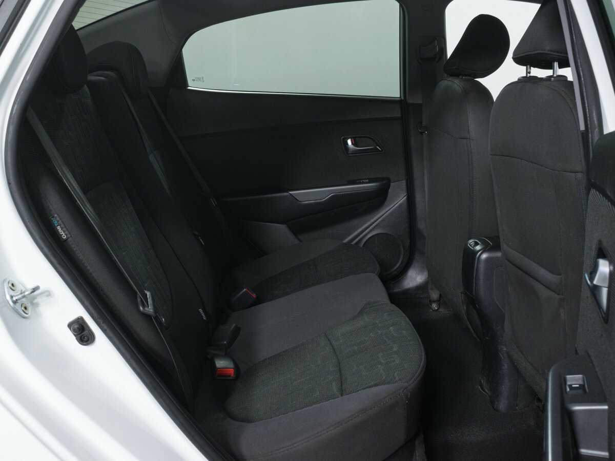 Kia Rio с пробегом — 2016 год. Фото: #9