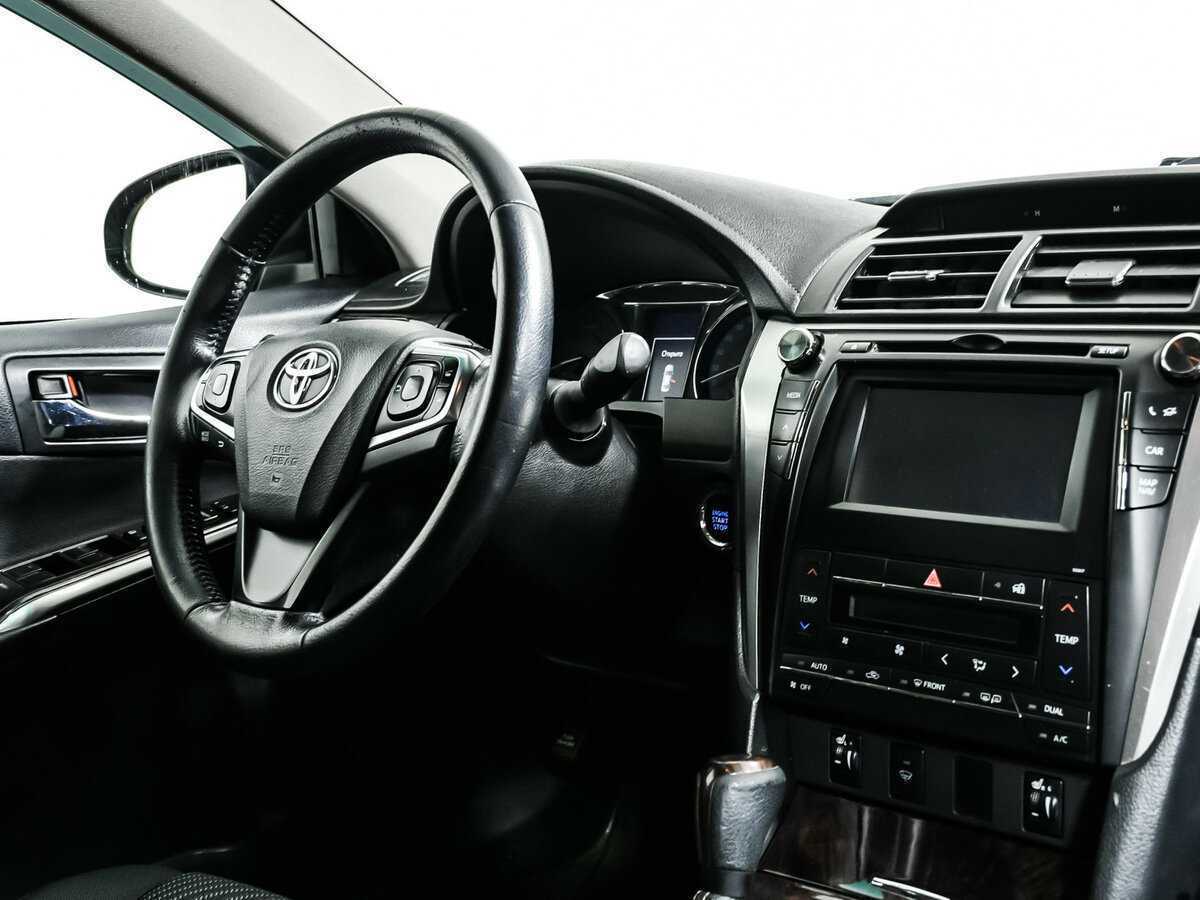 Toyota Camry с пробегом — 2016 год. Фото: #8