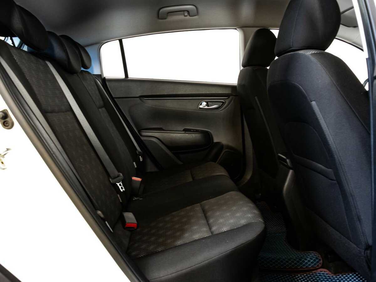 Kia Rio с пробегом — 2018 год. Фото: #14