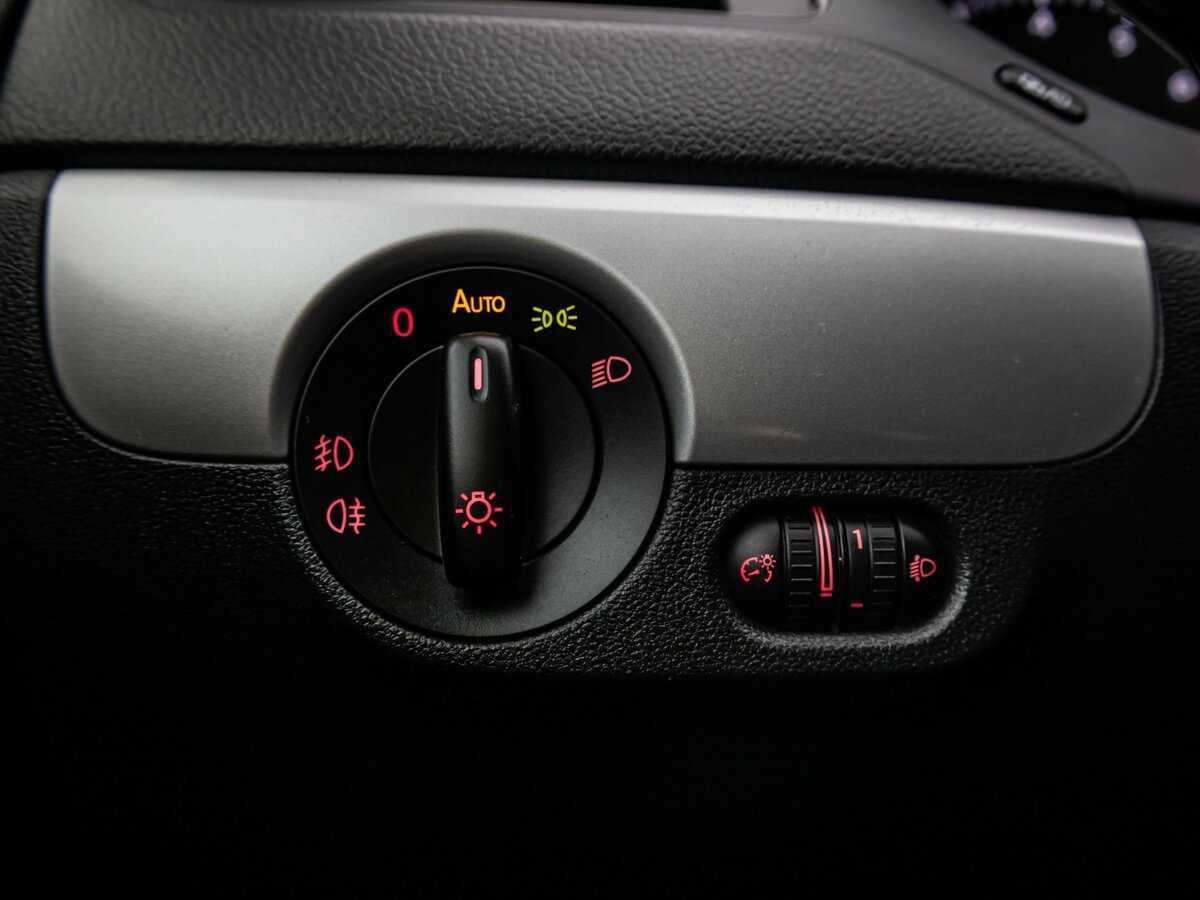 Volkswagen Jetta с пробегом — 2012 год. Фото: #16