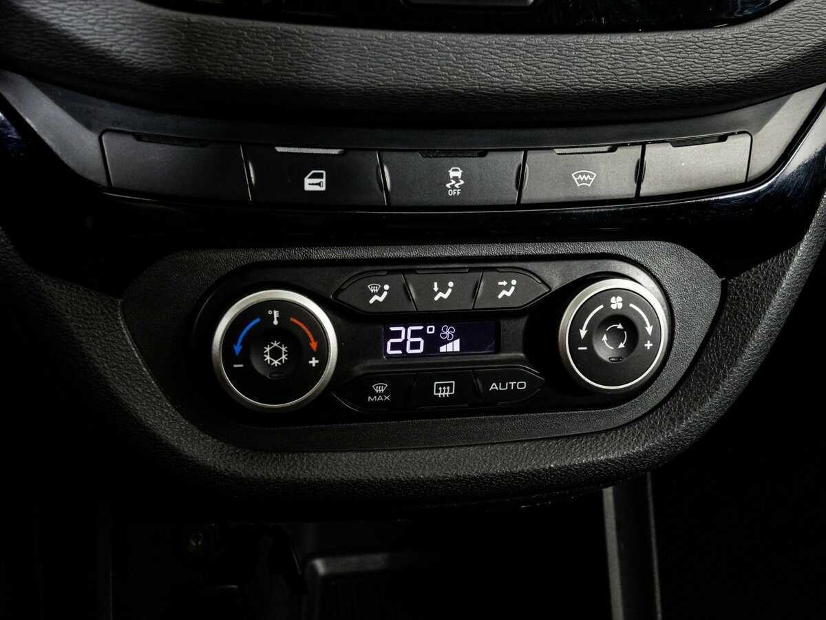 Lada (ВАЗ) Vesta с пробегом — 2019 год. Фото: #13