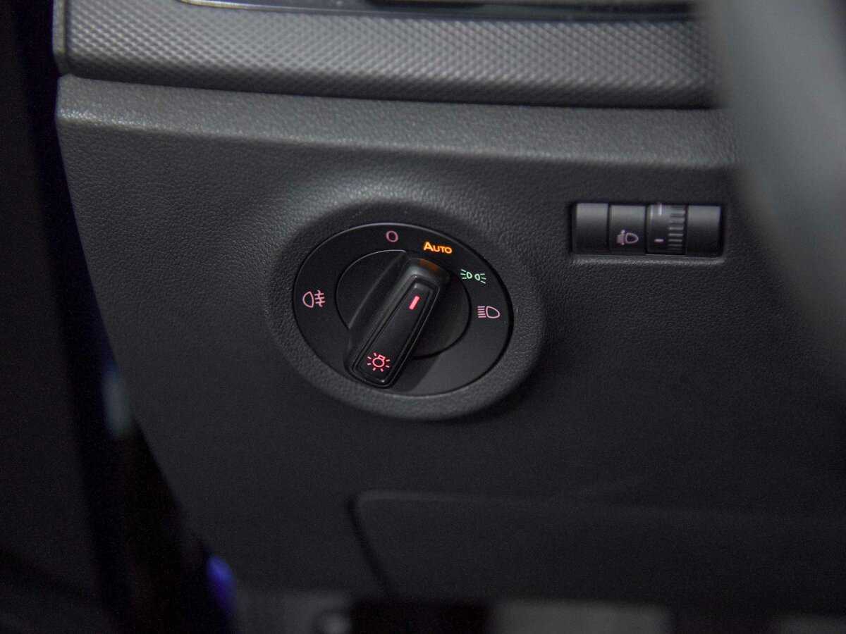 Volkswagen Polo с пробегом — 2020 год. Фото: #11