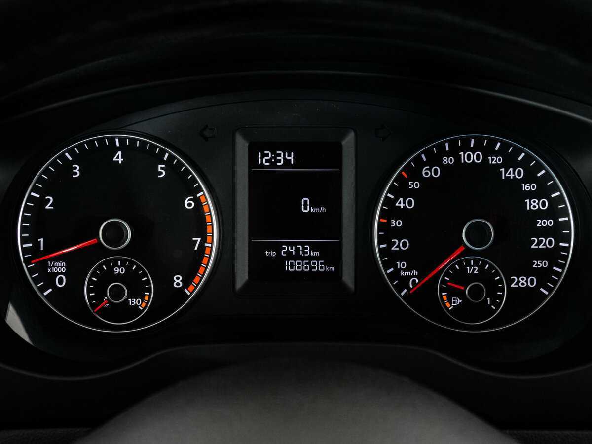 Volkswagen Jetta с пробегом — 2013 год. Фото: #15