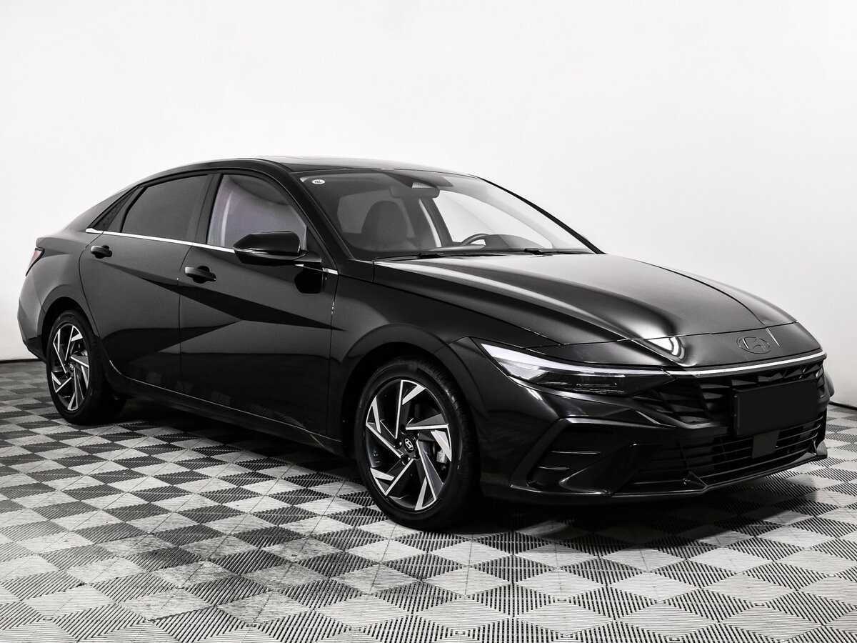 Hyundai Elantra с пробегом — 2024 год. Фото: #2